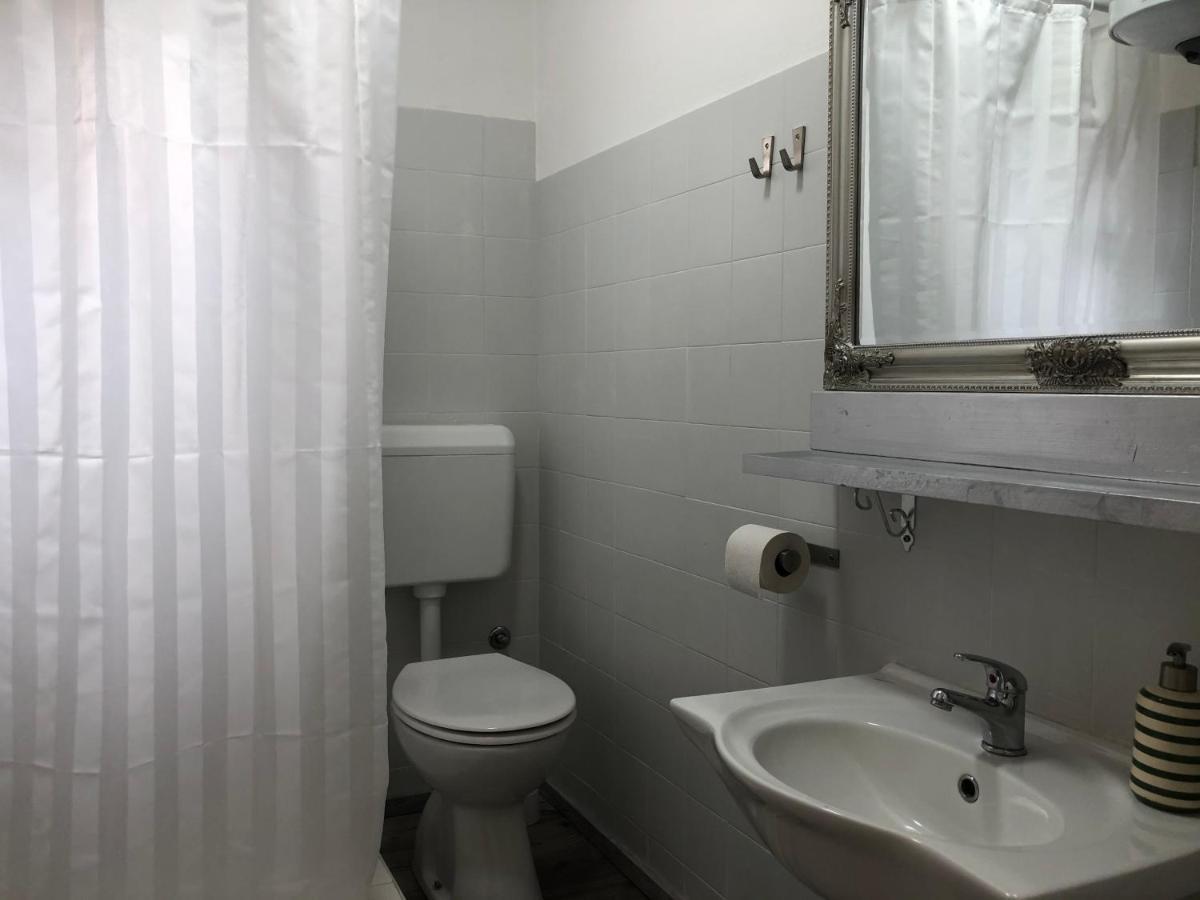 Rooms Ena Rovinj Luaran gambar